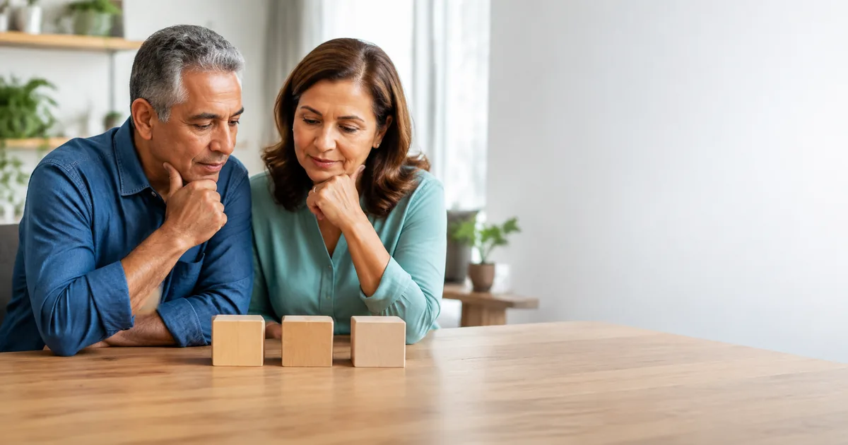 Casal compara alternativas das regras de aposentadoria do INSS